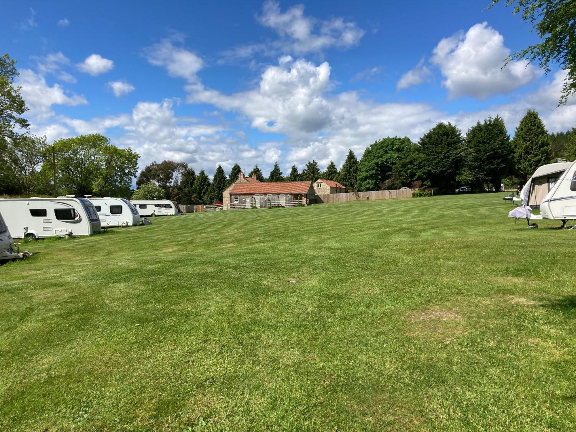 Bank Top Camping-North York Moors With Pitches For Caravans, Camper Vans And Tents Hotel Pickering Exterior photo
